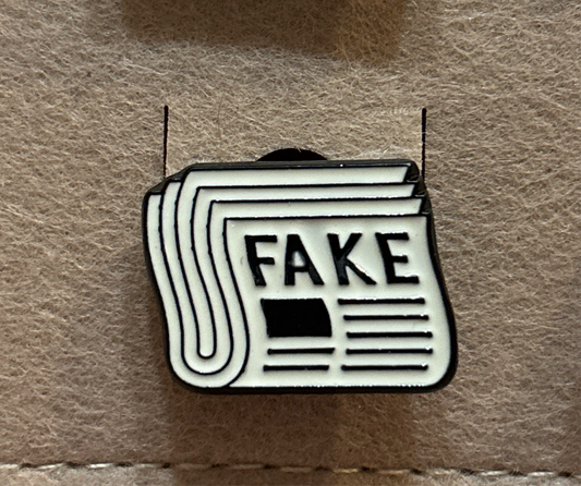 Fake News Pin