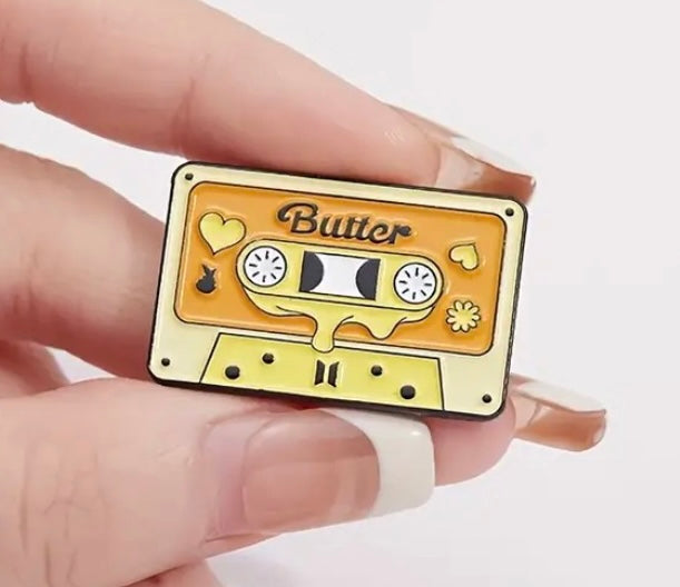 Kpop cassette pin badge