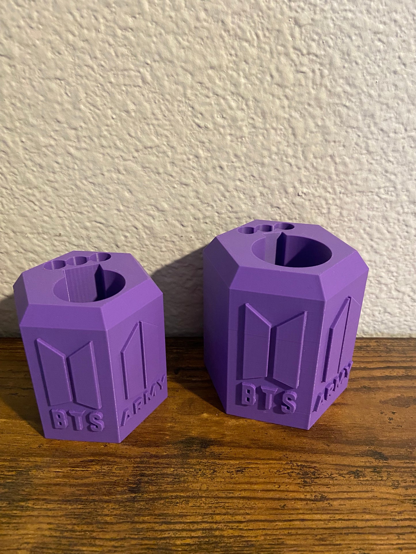 3D Printed lightstick holder (BTS SE)