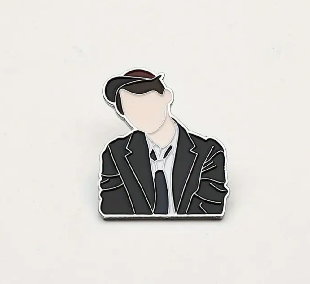 Kpop faceless inspired pins