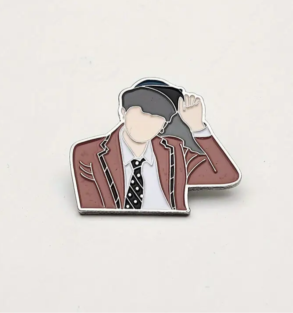 Kpop faceless inspired pins