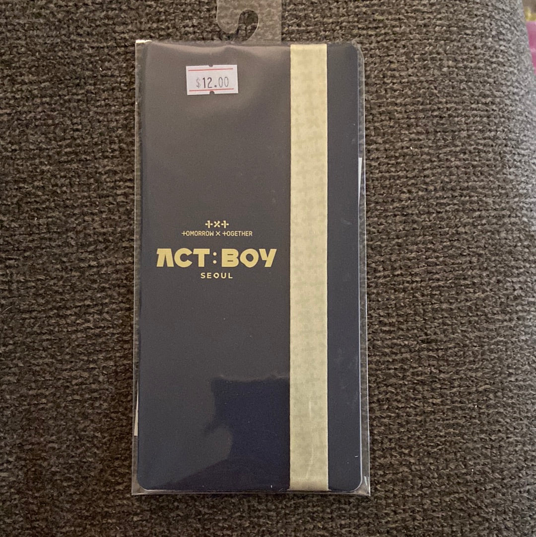 TXT The Act: boy phone strap